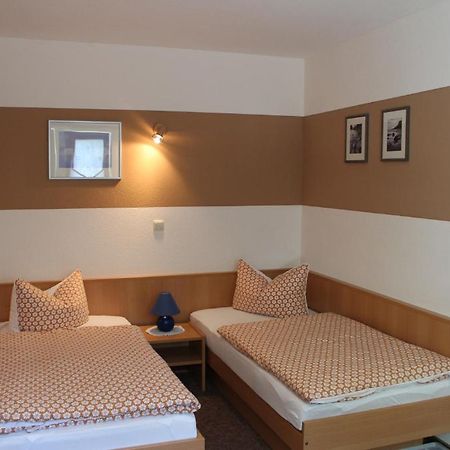 Pension Garni Zum Felsenkeller Nordhausen Esterno foto
