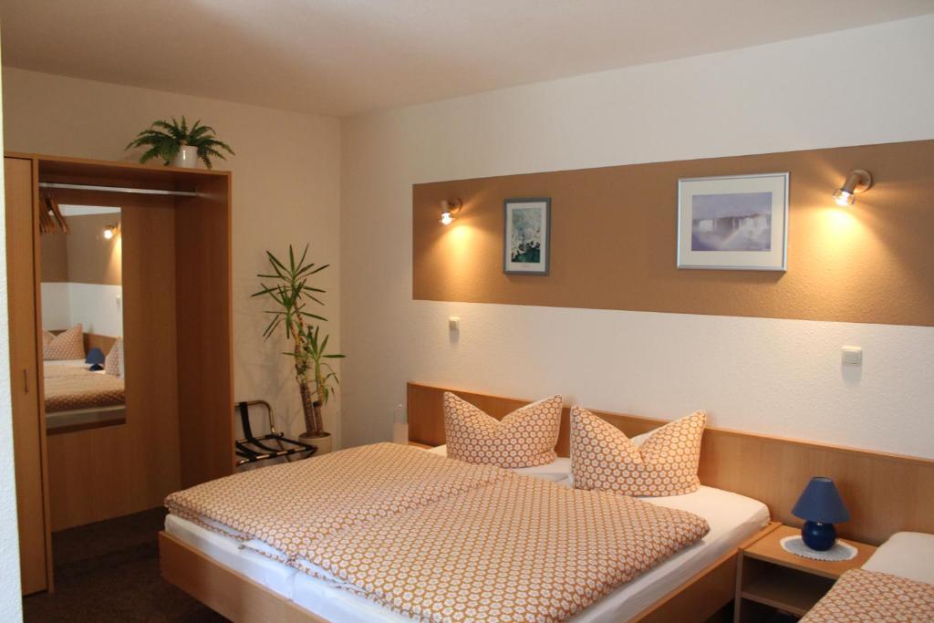 Pension Garni Zum Felsenkeller Nordhausen Esterno foto